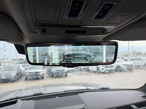 Used 2021 Land Rover Defender 110 SE image 9