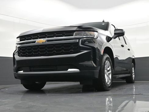 Used 2023 Chevrolet Suburban LS RWD image 31