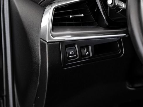 Used 2017 Cadillac XT5 Premium Luxury w/ Driver Assist Package image 28