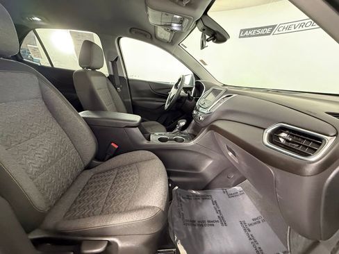 Used 2023 Chevrolet Equinox LT AWD/4WD image 17