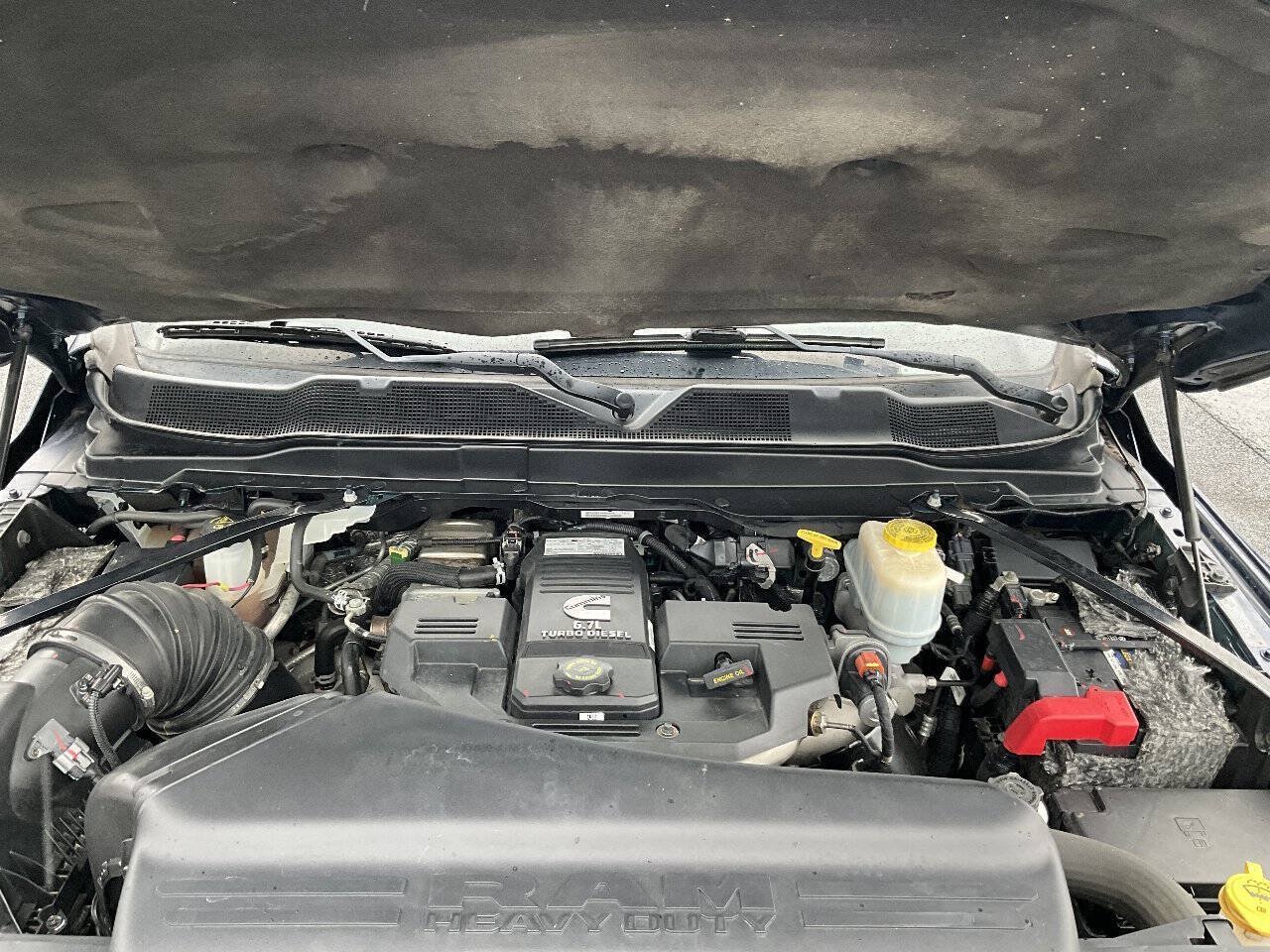 Used 2019 RAM 5500 Laramie AWD/4WD image 18