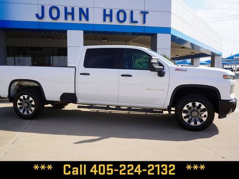 Used 2025 Chevrolet Silverado 2500 Custom w/ Custom Value Package AWD/4WD image 10