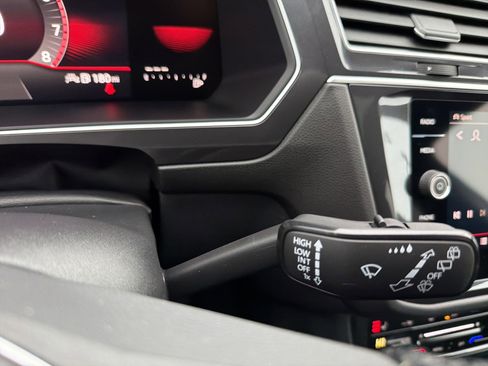 Used 2023 Volkswagen Tiguan SE R-Line image 26