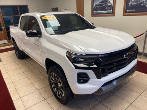 Used 2024 Chevrolet Colorado Z71 w/ Z71 Convenience Package 2 AWD/4WD image 7