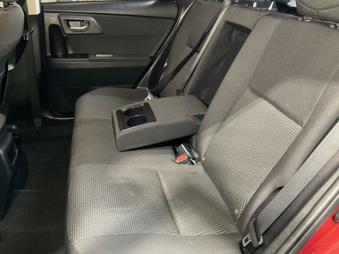 Used 2018 Toyota Corolla iM image 35