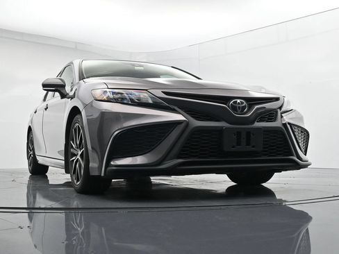 Used 2024 Toyota Camry SE AWD/4WD image 30