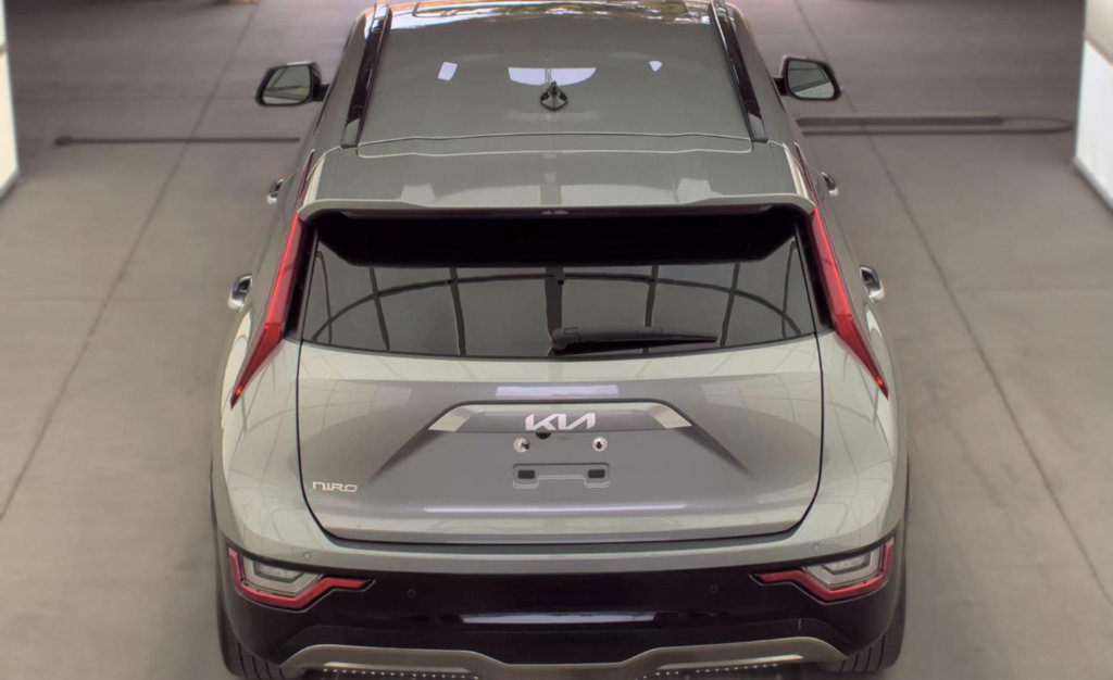 Certified 2024 Kia Niro Wave w/ Wave Preserve Package FWD image 6