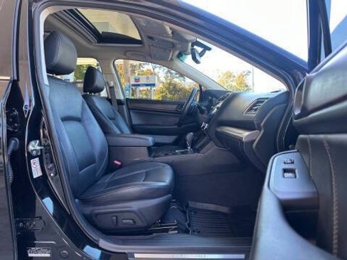 Used 2019 Subaru Outback 3.6R Limited AWD/4WD image 11