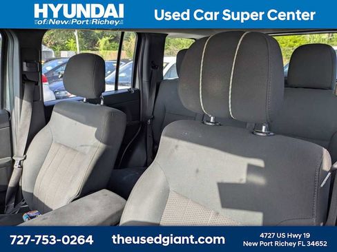 Used 2012 Jeep Liberty Sport RWD image 3