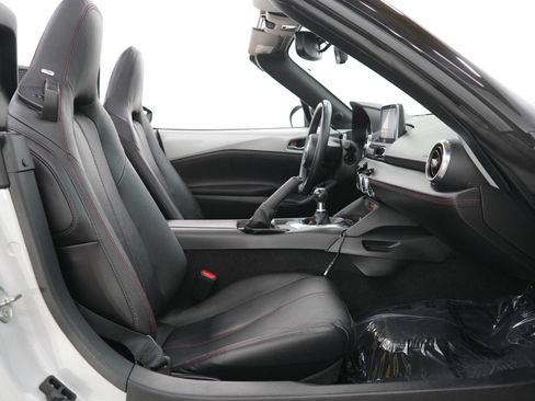 Used 2016 MAZDA MX-5 Miata Grand Touring RWD image 12