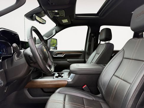 Certified 2024 Chevrolet Silverado 2500 High Country w/ High Country Premium Package AWD/4WD image 9