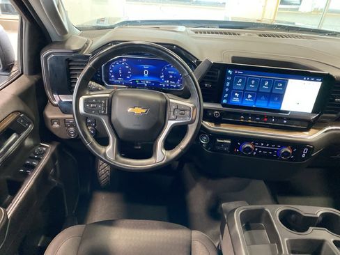 Used 2025 Chevrolet Silverado 1500 LT image 15
