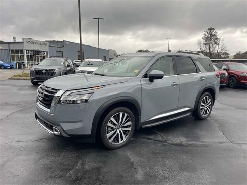 Certified 2022 Nissan Pathfinder Platinum w/ Cargo Package image 12