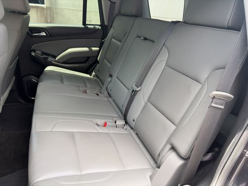Used 2018 Chevrolet Tahoe LT w/ Luxury Package RWD image 28