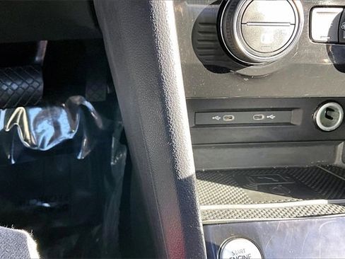 Used 2024 Volkswagen Taos SE image 15