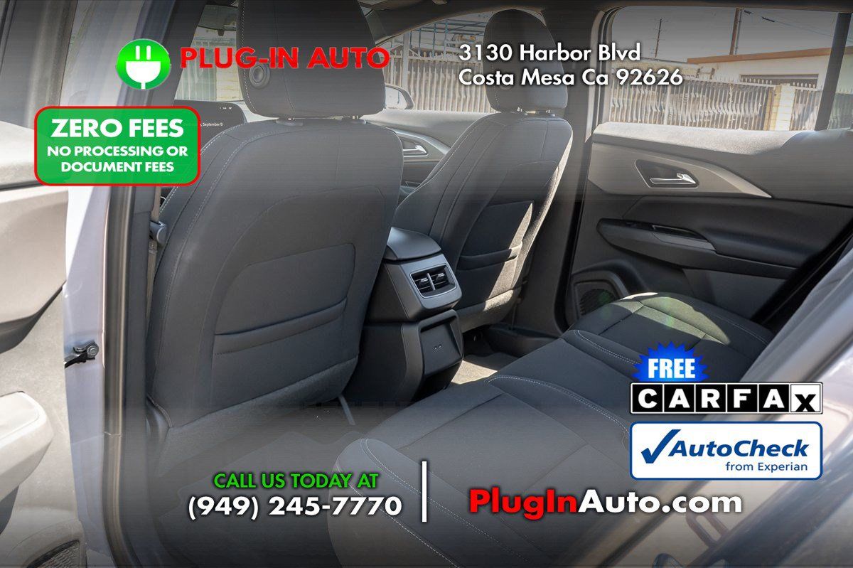 Used 2025 Chevrolet Equinox EV LT FWD image 8