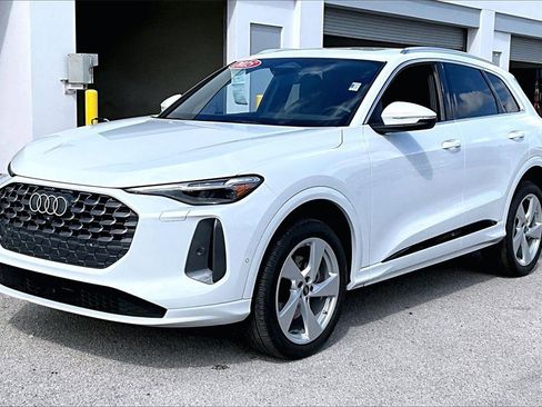 Certified 2025 Audi Q5 Premium Plus w/ Premium Plus image 9