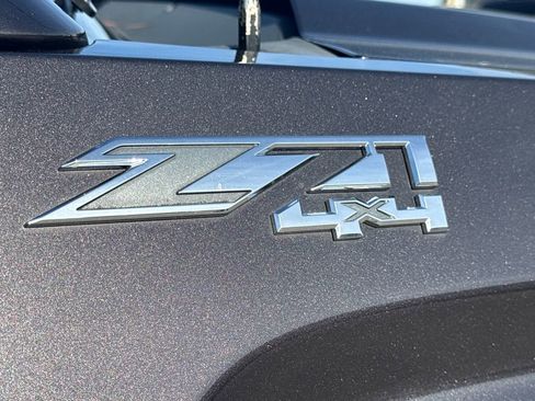 Used 2015 GMC Sierra 1500 SLE w/ SLE Value Package AWD/4WD image 3