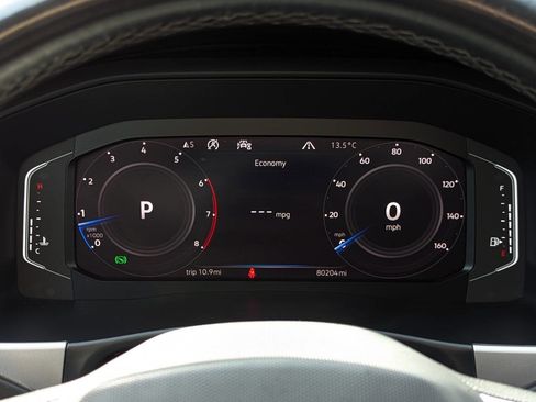 Used 2021 Volkswagen Atlas SEL Premium image 19