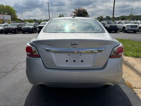 Used 2015 Nissan Altima 3.5 SL FWD image 6