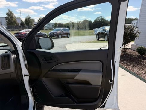 Used 2020 Chevrolet Colorado W/T w/ WT Convenience Package RWD image 21