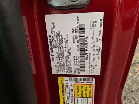 Used 2017 Ford Mustang Premium w/ Enhanced Security Package RWD image 27