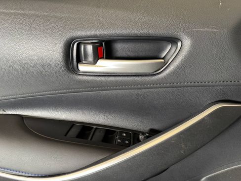 Used 2020 Toyota Corolla SE FWD image 19