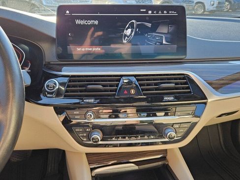 Used 2022 BMW 530i xDrive w/ Convenience Package image 18