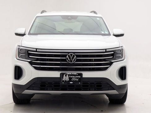 Used 2025 Volkswagen Atlas SE AWD/4WD image 4