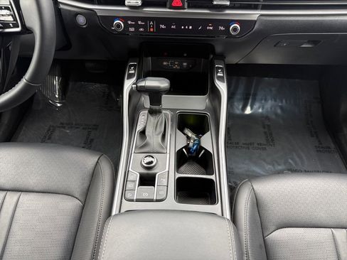 Used 2025 Kia Sorento EX w/ Panoramic Sunroof Package FWD image 15