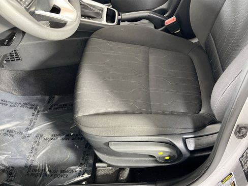 Used 2023 Hyundai Venue SE image 18