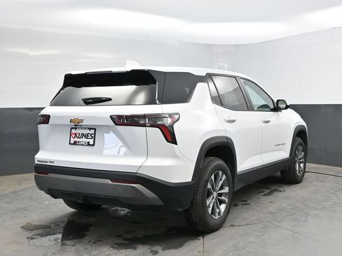 Used 2025 Chevrolet Equinox LT AWD/4WD image 9