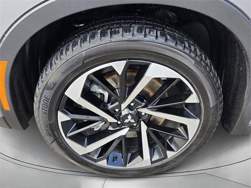 Used 2022 Mitsubishi Outlander SE image 9