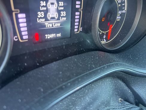 Used 2019 Jeep Cherokee Latitude Plus w/ Comfort/Convenience Group image 20