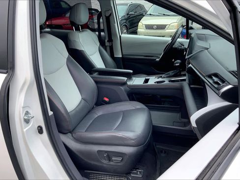 Used 2022 Toyota Sienna XSE w/ XSE Plus Package FWD image 9