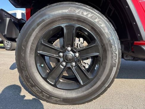 Used 2021 Jeep Wrangler Unlimited Sahara AWD/4WD image 14