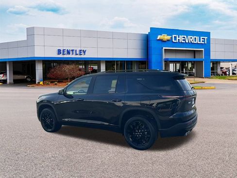 New 2026 Chevrolet Traverse LT w/ Midnight/Sport Edition image 3