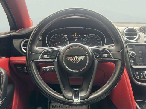 Used 2018 Bentley Bentayga AWD/4WD image 39
