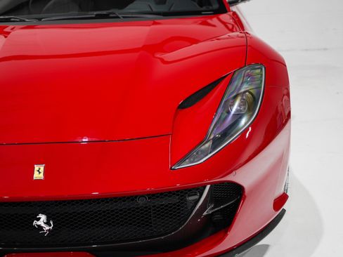 Used 2018 Ferrari 812 Superfast RWD image 28
