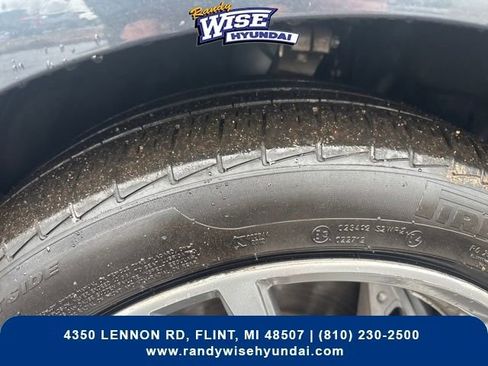 Used 2017 BMW 750i xDrive image 31