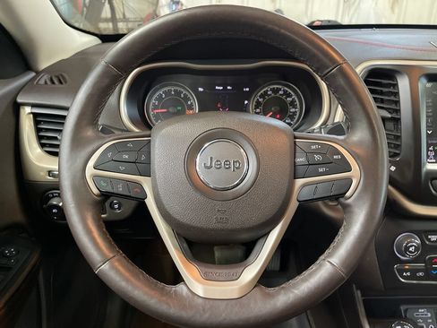 Used 2014 Jeep Cherokee Trailhawk w/ Comfort/Convenience Group AWD/4WD image 20