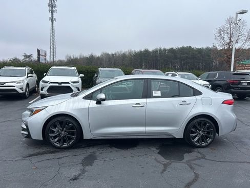 Used 2024 Toyota Corolla SE image 8