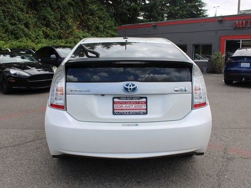 Used 2015 Toyota Prius Prime Plug-In Hybrid image 4