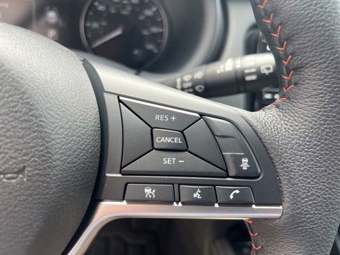 Used 2023 Nissan Kicks SR w/ SR Premium Package FWD image 28