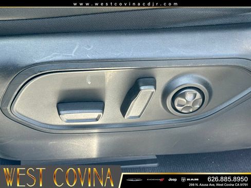 Used 2023 Jeep Grand Cherokee Overland AWD/4WD image 23