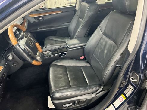 Used 2014 Lexus ES 300h image 19