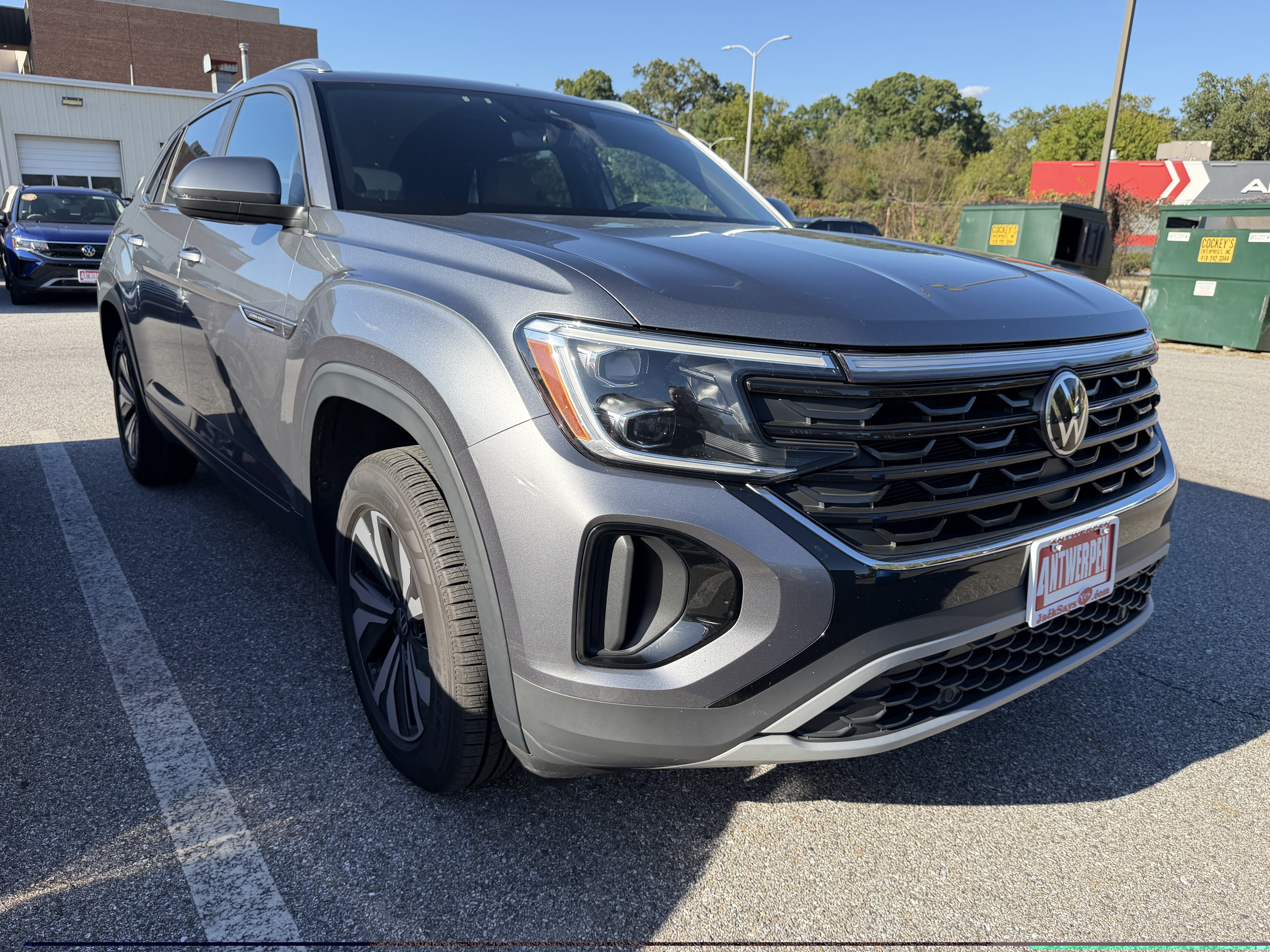 Used 2024 Volkswagen Atlas Cross Sport SE AWD/4WD image 4