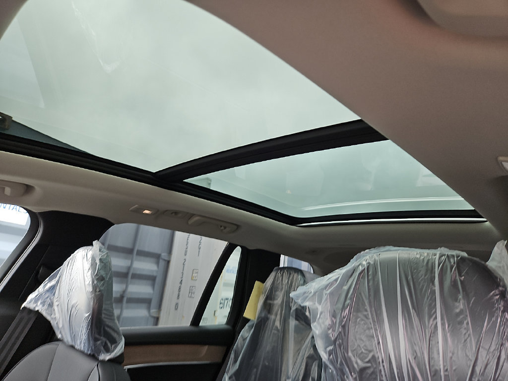 New 2026 Volvo XC90 T8 Plus w/ Protection Package Premier AWD/4WD image 13