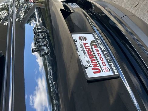 Used 2023 Jeep Grand Cherokee L Altitude image 17