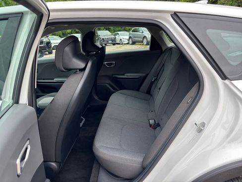 Used 2025 Kia K4 FWD image 25